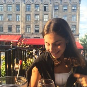 Meet your Posher, Simone